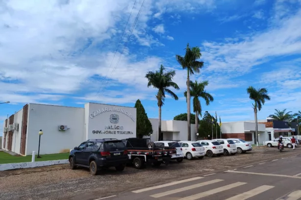 Imagem do prédio da câmara municipal de vereadores de Rolim de Moura
