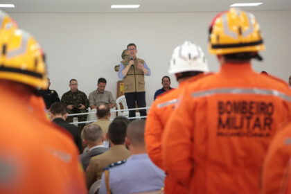 Governador Marcos Rocha entrega viaturas e equipamentos ao Corpo de Bombeiros em Rondônia